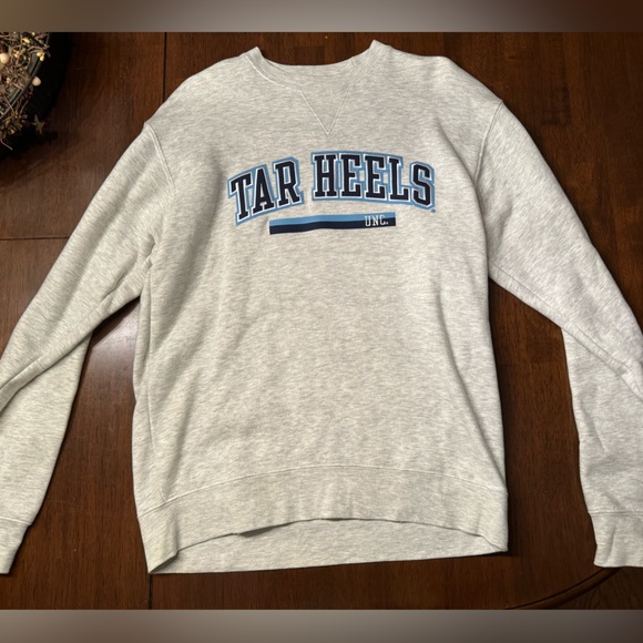 UNC Chapel Hill Crewneck, Size medium. Never worn, got as gift. Brand new. - Picture 1 of 5